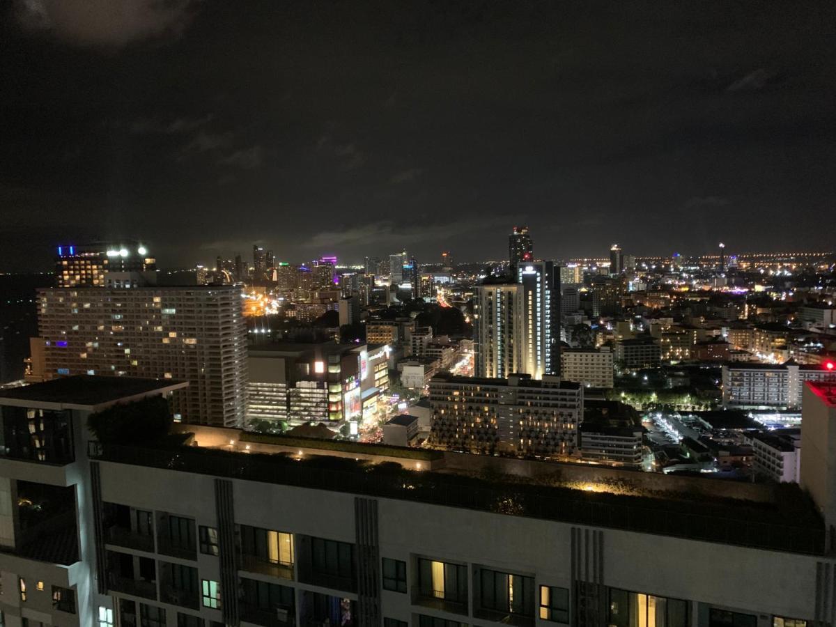 Base Condos Pattaya Esterno foto