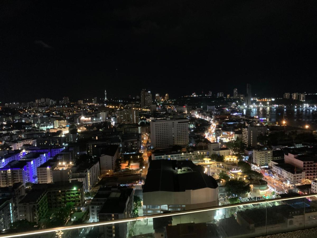 Base Condos Pattaya Esterno foto