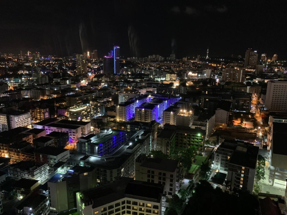 Base Condos Pattaya Esterno foto