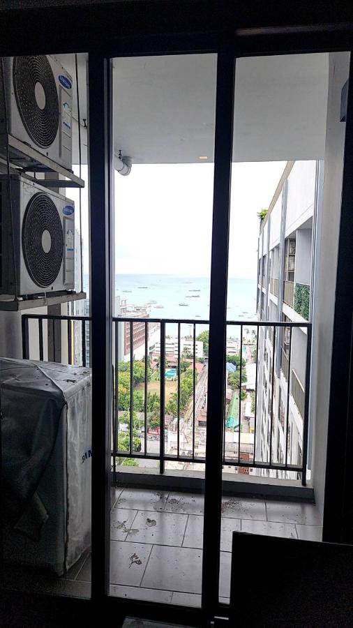 Base Condos Pattaya Esterno foto